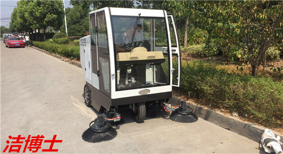 電動(dòng)清掃車(chē)