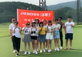 揮越巔峰、縱情果嶺，潔博士冠軍小組鐘山高爾夫體驗之旅