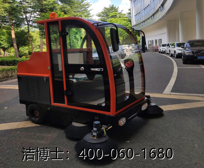 潔博士掃地車(chē)客戶(hù)案例—常熟安達物業(yè)管理有限公司